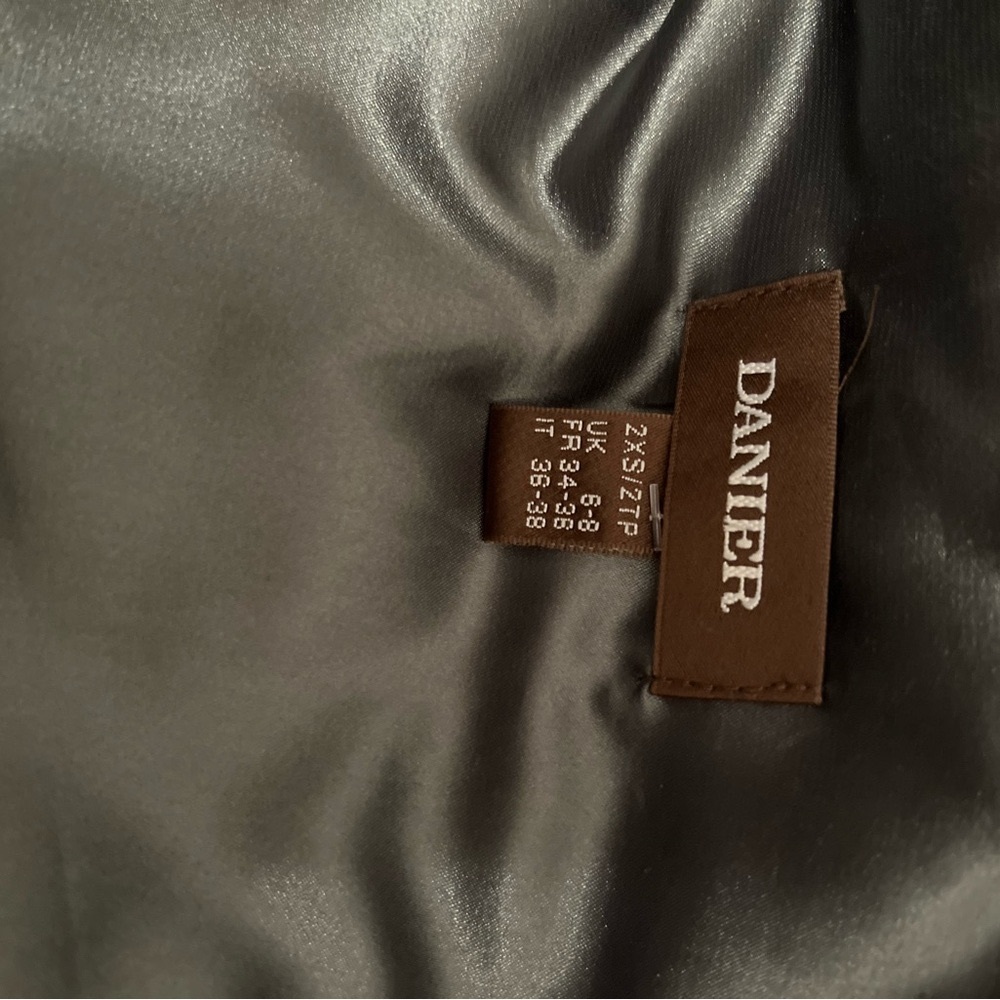 DANIER Mixed Media Leather Jacket with Lambfur collar
Sz 2XS UK 6/8 US 4 - Picture 12 of 14